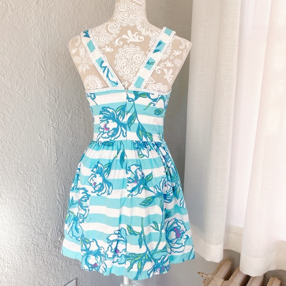 🌺 Lilly Pulitzer “Pearl Shift Dress” – Size 2, Blue Floral Stripe Print 🌺 - Picture 5 of 8